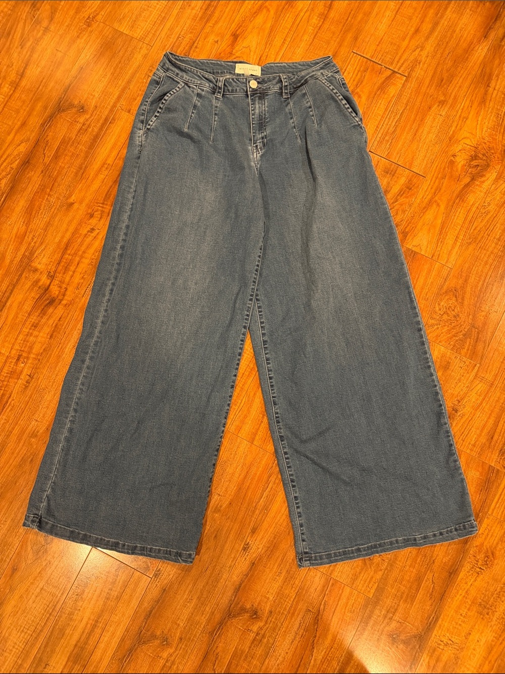 RISEN Jeans 11/30 Wide Leg  Jeans Medium Wash